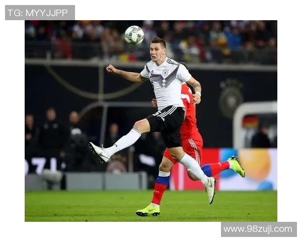 身高195厘米的足球明星如何在绿茵场上展现超凡魅力与实力