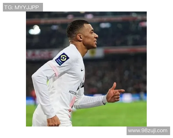 女生对足球明星颜值的独特见解与心动瞬间分析 女生对足球明星颜值的独特见解与心动瞬间分析