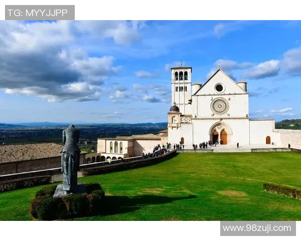 足球明星奢华豪宅全景展示让你领略不一样的生活方式与风采