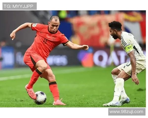 国足与韩国激战正酣比分悬念不断球迷热议赛事精彩瞬间